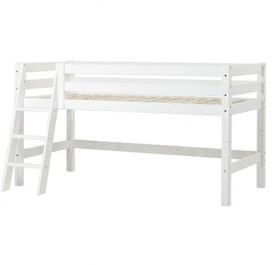 Hoppekids ECO Luxury mellanhög säng med sned stege